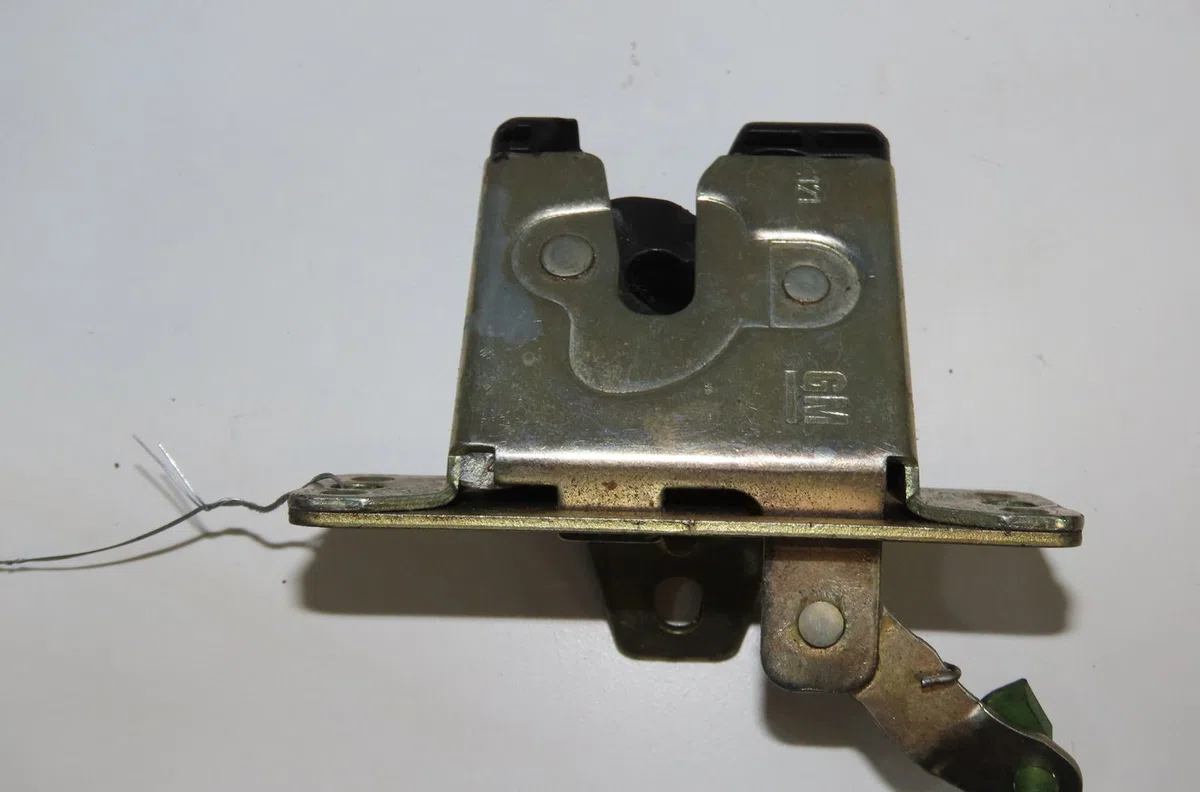 Serrure hayon Opel CORSA B (S93) 1.7 d (f08, f68, m68) (1996-2000) occasion