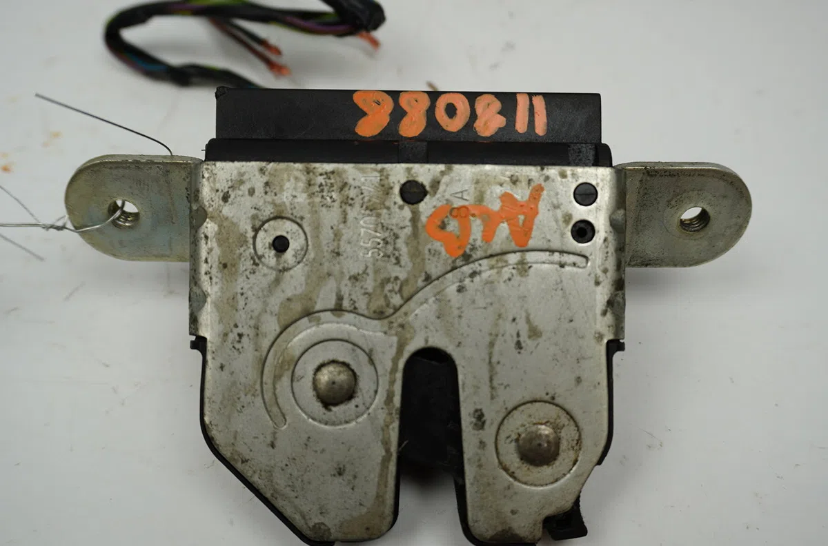 Serrure hayon Opel CORSA D (S07) 1.3 cdti (l08, l68) (2006-2014) 3 portes occasion