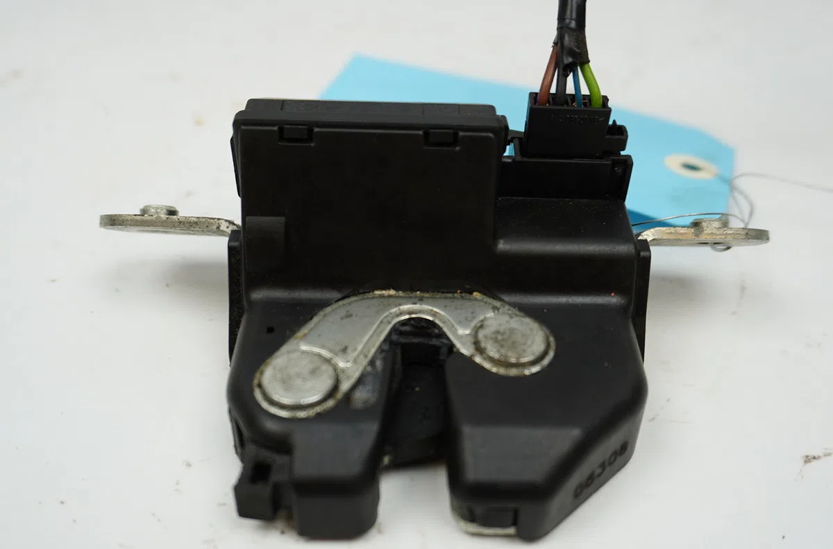 Serrure hayon Opel CORSA D (S07) 1.3 cdti (l08, l68) (2006-2014) 3 portes occasion