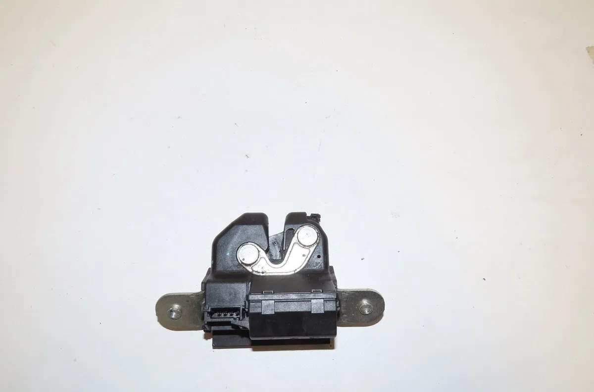 Serrure hayon Opel CORSA D (S07) 1.4 (l08, l68) (2006-2014) 3 portes occasion