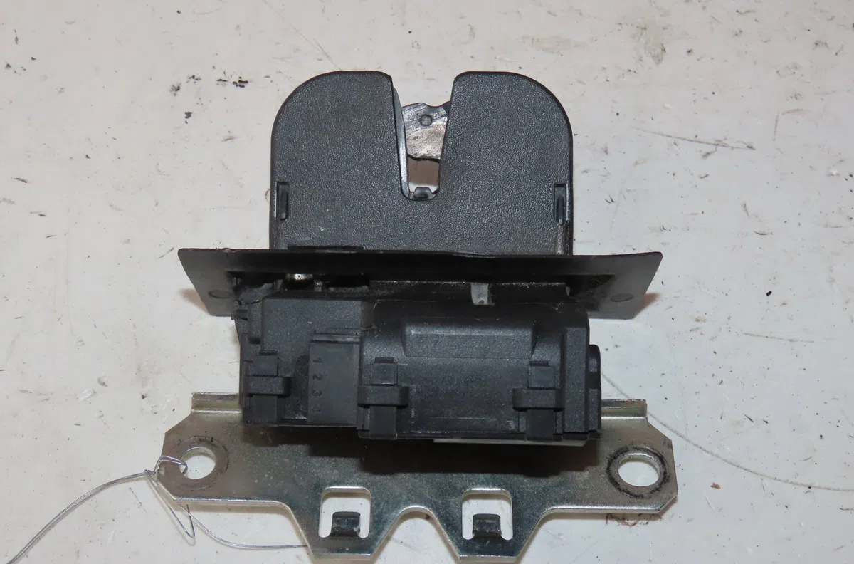 Serrure hayon Opel INSIGNIA A (G09) 2.0 cdti (68) (2008-2017) occasion