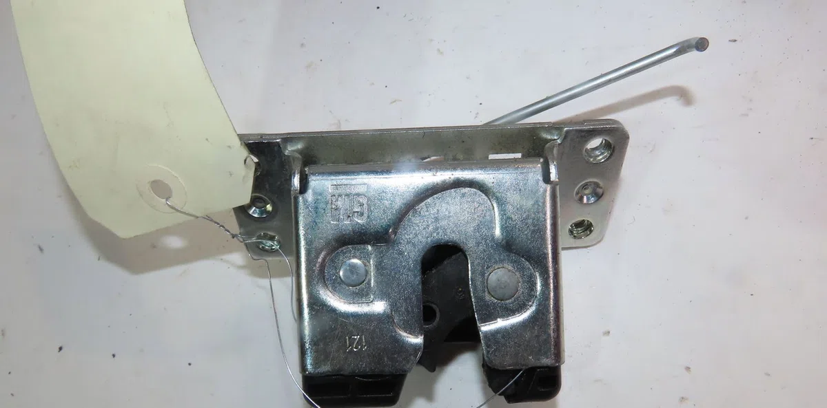 Serrure hayon Opel MERIVA A Monospace (X03) 1.6 16v (e75) (2003-2006) occasion