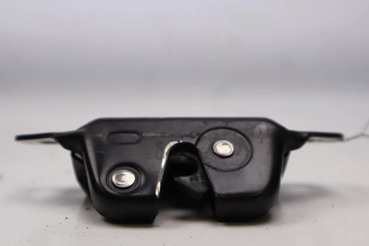Serrure hayon Peugeot 106 I (1A, 1C) 1.1 (1991-1996) occasion