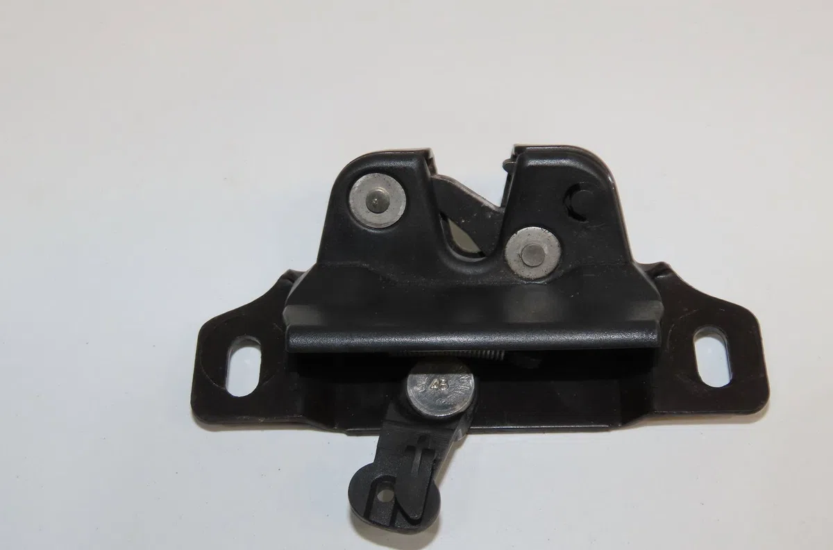 Serrure hayon Peugeot 106 I (1A, 1C) 1.4 (1991-1996) occasion