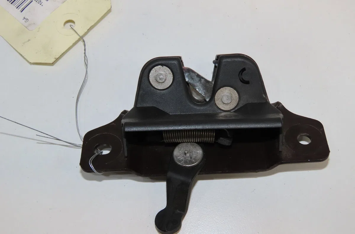 Serrure hayon Peugeot 106 II (1A_, 1C_) 1.5 d (1998-2004) 3 portes occasion