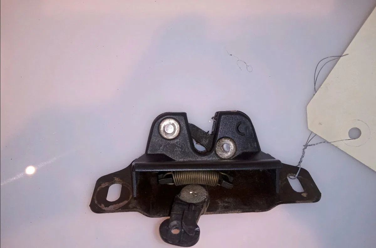 Serrure hayon Peugeot 306 3-5 portes (7A, 7C, N3, N5) 1.9 d (1994-2001) occasion