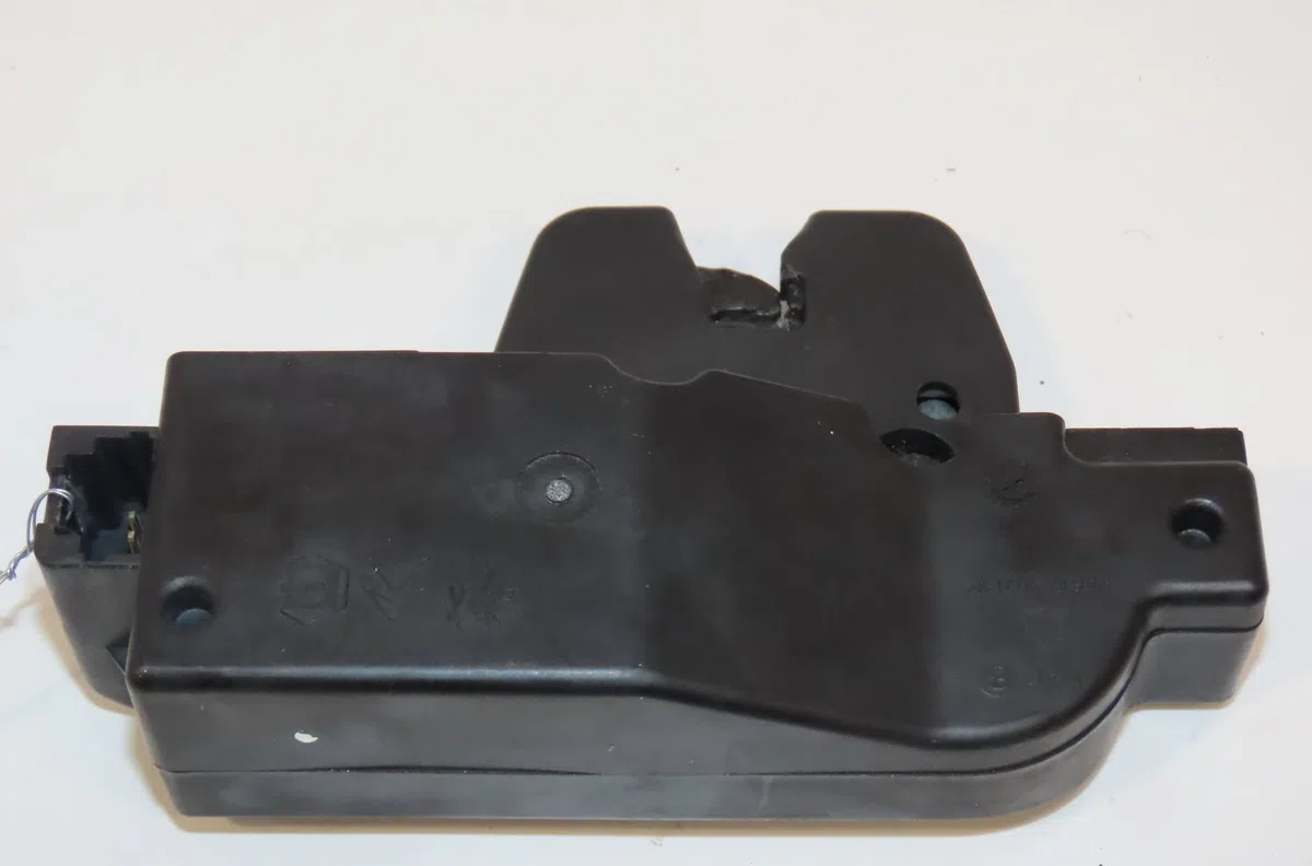 Serrure hayon Peugeot 307 CC (3B) 2.0 16v (2003-2005) 2 portes occasion