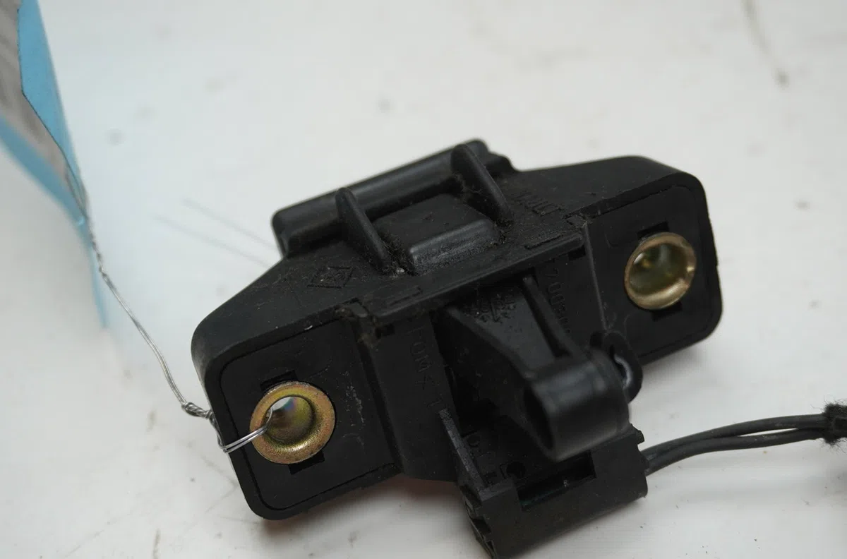 Serrure hayon Renault CLIO II (BB_, CB_) 1.2 (bb0a, bb0f, bb10, bb1k, bb28, bb2d, bb2h, cb0a,... (1998-2010) 5 portes oc