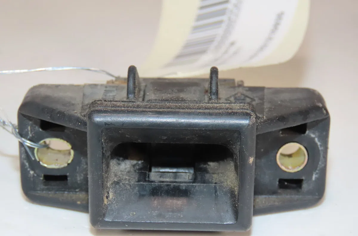 Serrure hayon Renault CLIO II (BB_, CB_) 1.6 16v (bb01, bb0h, bb0t, bb14, bb1d, bb1r, bb2kl, bb3g... (1998-2005) occasio