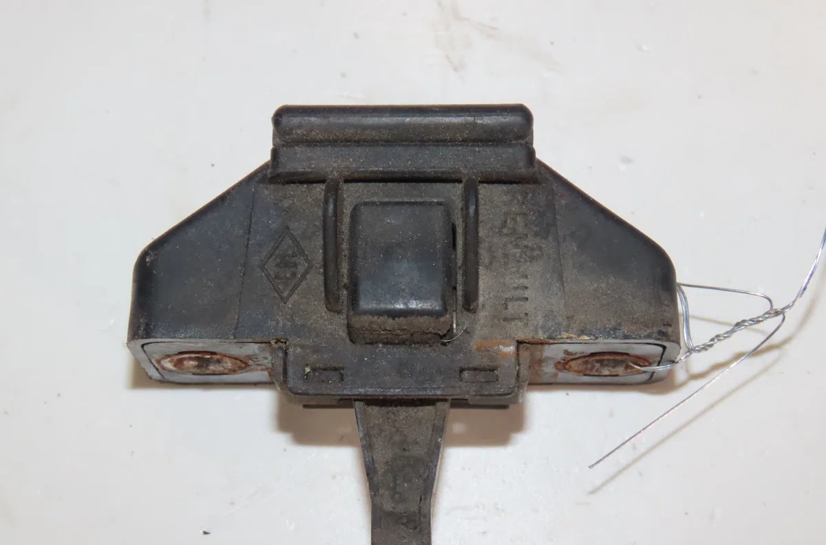 Serrure hayon Renault CLIO II (BB_, CB_) 1.6 16v (bb01, bb0h, bb0t, bb14, bb1d, bb1r, bb2kl, bb3g... (1998-2005) occasio