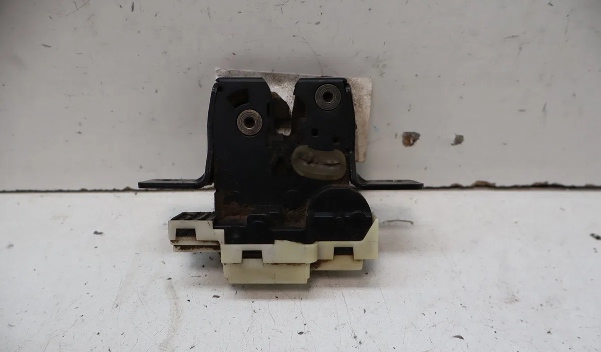 Serrure hayon Renault CLIO III (BR0-1, CR0-1) 1.5 dci (c-br0g, c-br1g) (2005-2012) 5 portes occasion