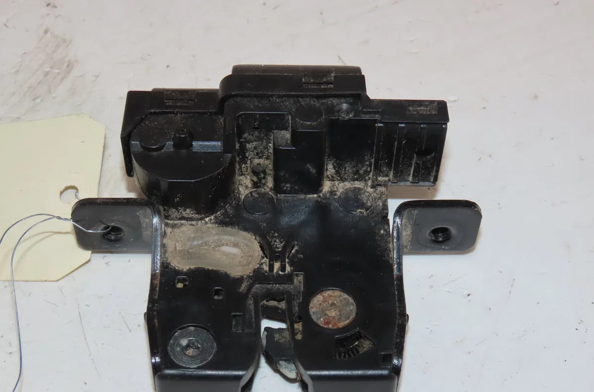 Serrure hayon Renault KANGOO Express (FW0-1_) 1.5 dci 75 (fw07, fw10, fw04) (2010) 4 portes occasion