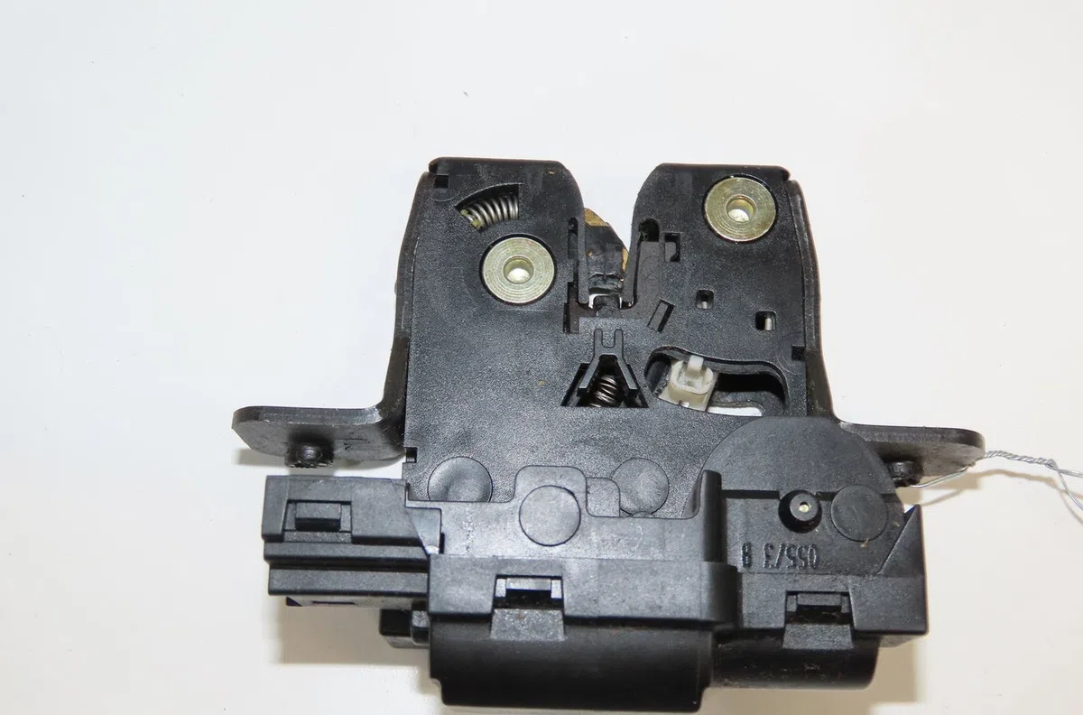 Serrure hayon Renault LAGUNA II (BG0-1_) 2.0 16v (bg00, bg0k, bg0p, bg0w) (2002-2007) 5 portes occasion