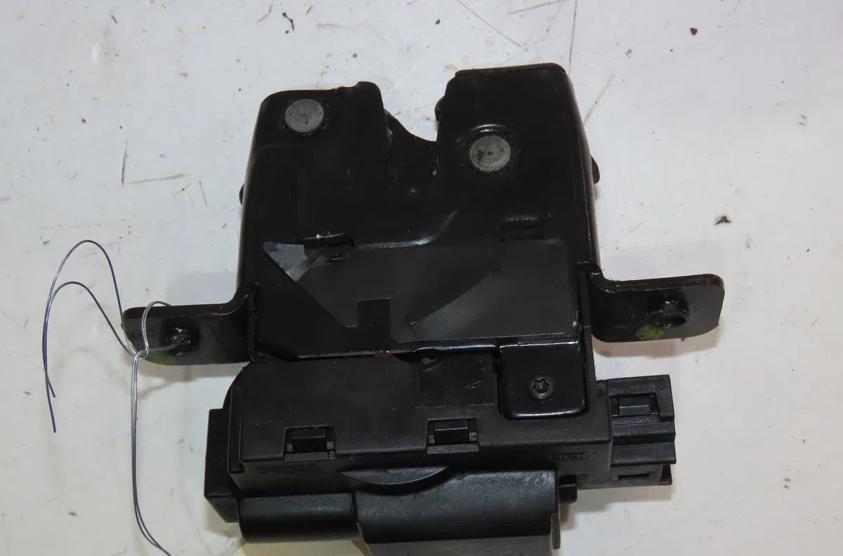 Serrure hayon Renault LAGUNA III (BT0-1) 1.5 dci (bt00, bt0a, bt0t, bt1j) (2007-2015) 5 portes occasion