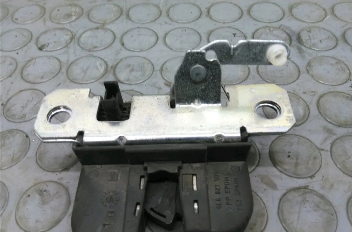 Serrure hayon Seat IBIZA III (6L1) 1.4 16v (2002-2007) occasion