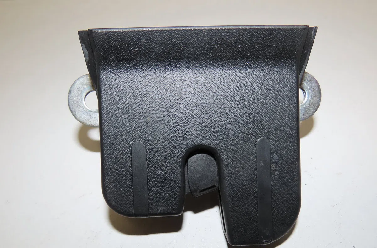 Serrure hayon Seat LEON ST (5F8) 1.0 tsi (2015-2020) occasion