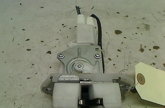 Serrure hayon Suzuki SWIFT III (MZ, EZ) 1.3 (rs 413) (2005) occasion