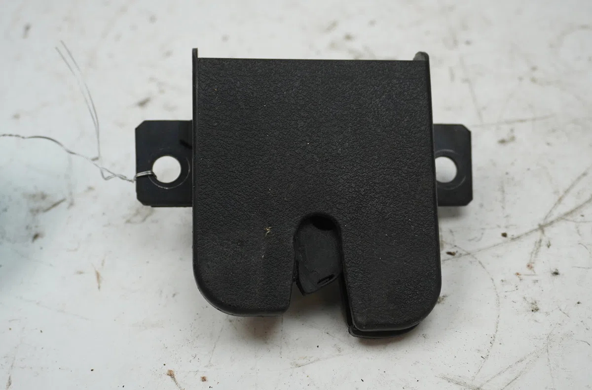 Serrure hayon Volkswagen GOLF IV (1J1) 1.9 tdi (1997-2004) occasion