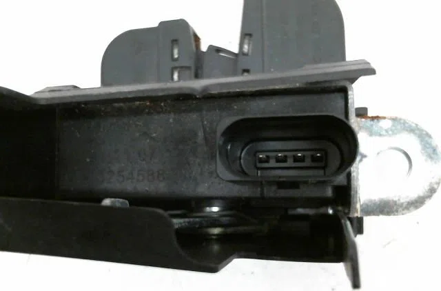 Serrure hayon Volkswagen GOLF V (1K1) 2.0 tdi 16v 4motion (2004-2008) occasion
