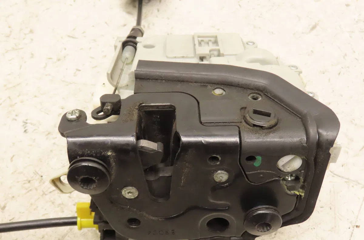 Serrure porte ard Audi A1 Sportback (8XA, 8XF) 1.4 tfsi (2011-2015) occasion