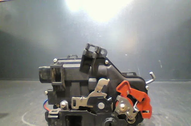 Serrure porte ard Audi A4 B6 (8E2) 2.5 tdi quattro (2000-2004) occasion