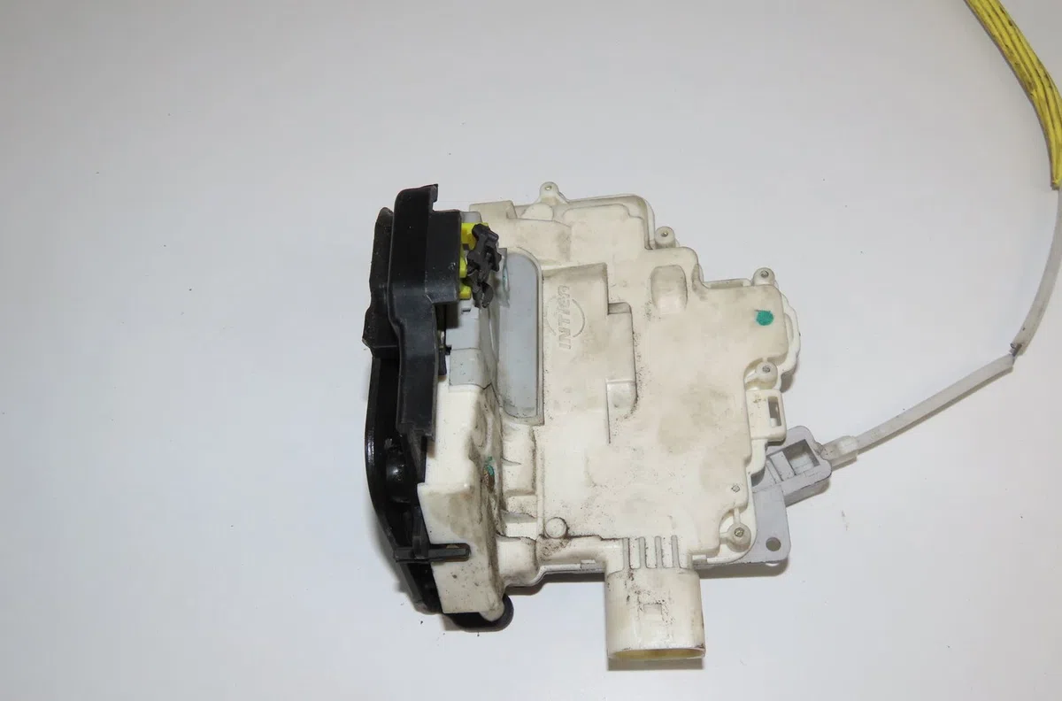 Serrure porte ard Audi A4 B7 Avant (8ED) S4 quattro (2004-2008) occasion
