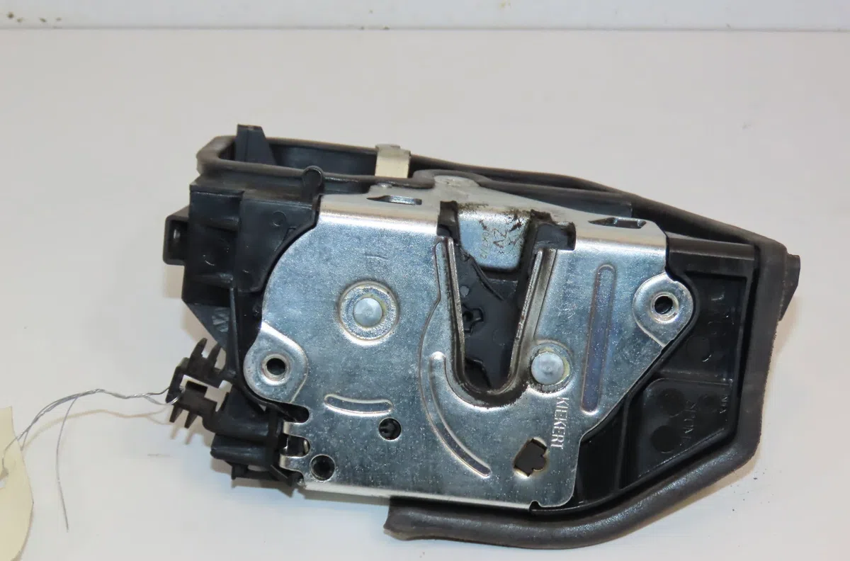 Serrure porte ard Bmw 1 (F20) 114 d (2012-2015) occasion