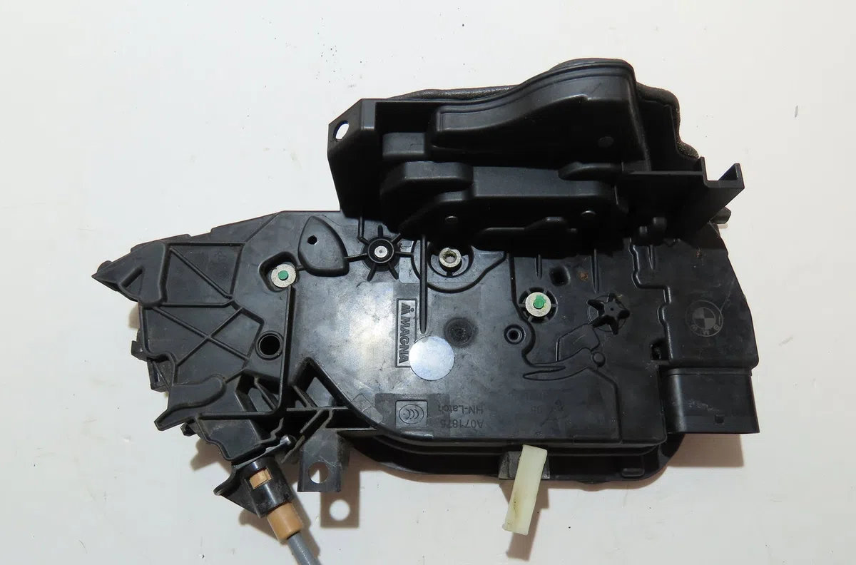 Serrure porte ard Bmw 1 (F40) 118 d (2019) occasion