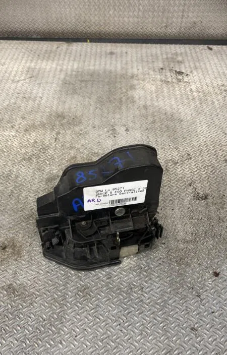 Serrure porte ard Bmw 5 (E60) 525 d (2004-2010) occasion