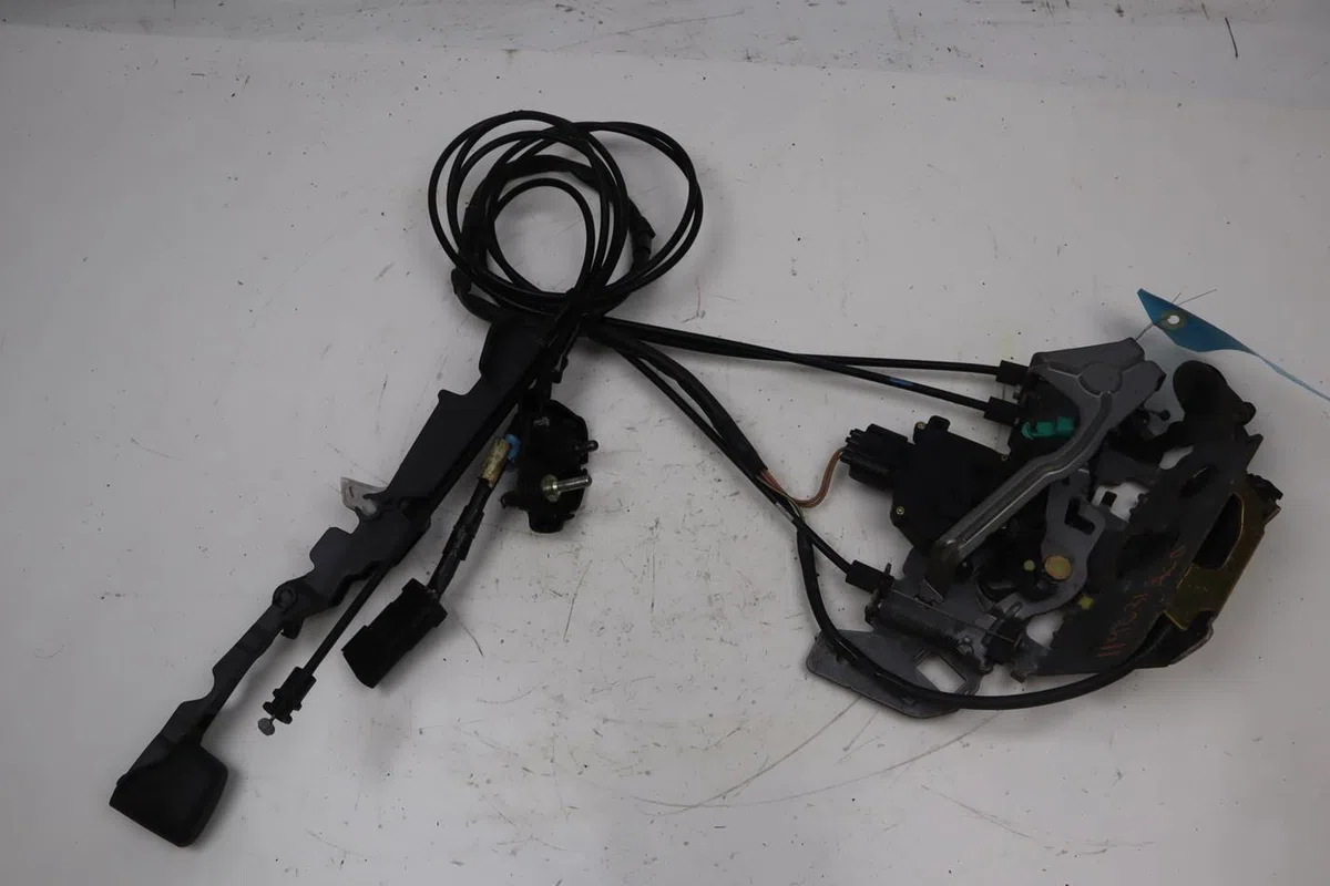 Serrure porte ard Chrysler VOYAGER IV (RG, RS) 2.5 crd (2000-2008) occasion