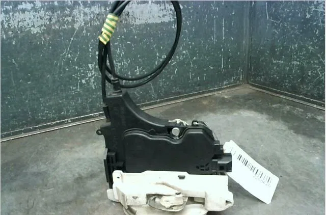 Serrure porte ard Citroën C-CROSSER (VU_, VV_) 2.2 hdi (2007-2012) 5 portes occasion