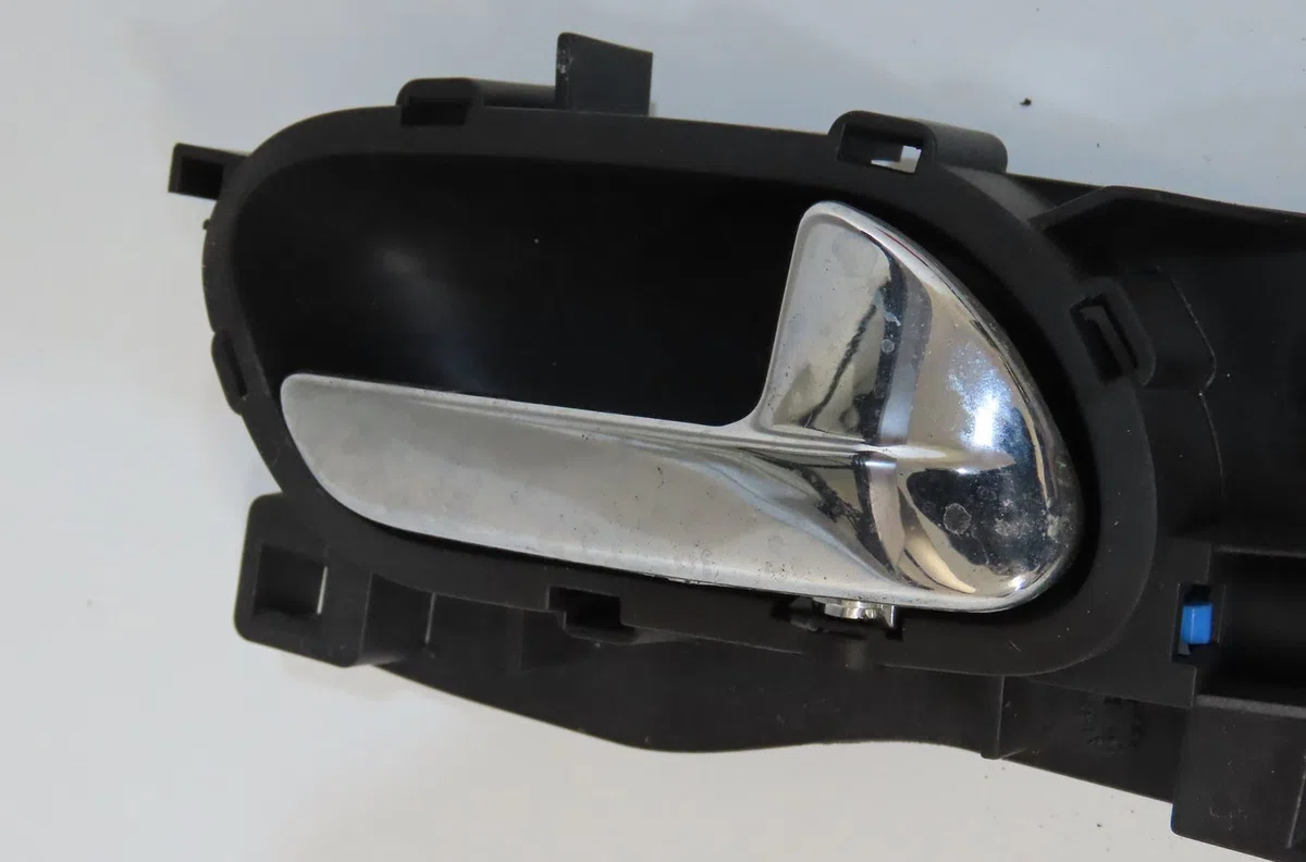 Serrure porte ard Citroen C4 I (LC_) 1.6 hdi (2004-2011) 5 portes occasion