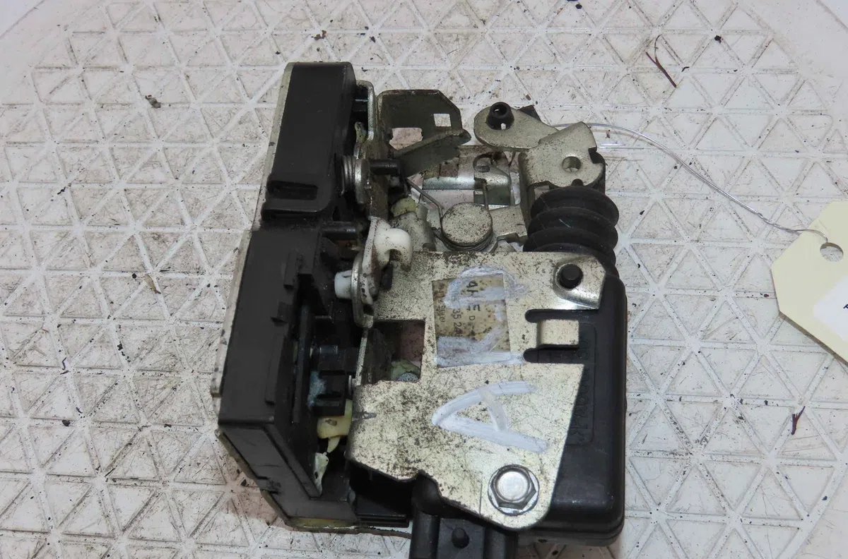 Serrure porte ard DACIA SANDERO I occasion