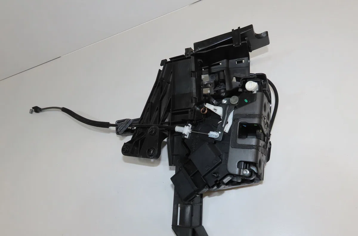 Serrure porte ard Ford C-MAX (DM2) 1.8 tdci (2007-2010) 5 portes occasion