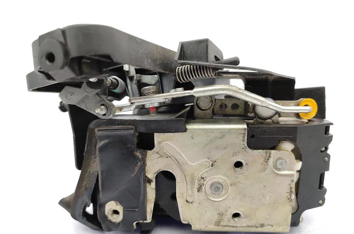 Serrure porte ard FORD FIESTA 5 PHASE 1 occasion