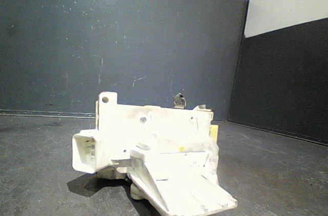 Serrure porte ard FORD FOCUS 1999 occasion