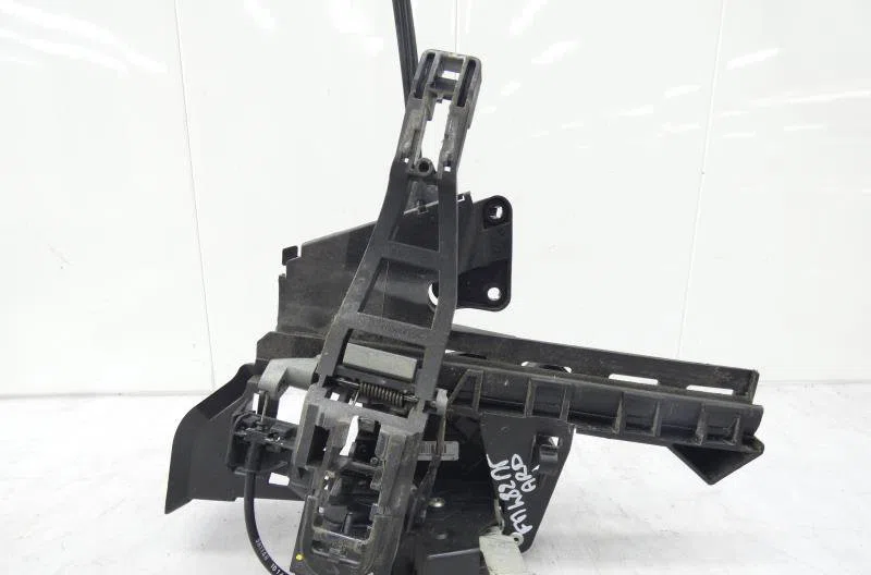 Serrure porte ard FORD FOCUS 2 PHASE 2 occasion