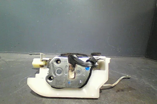 Serrure porte ard Isuzu D-MAX I (TFR, TFS) 3.0 ditd 4x4 (tfs85_) (2007-2012) 4 portes occasion