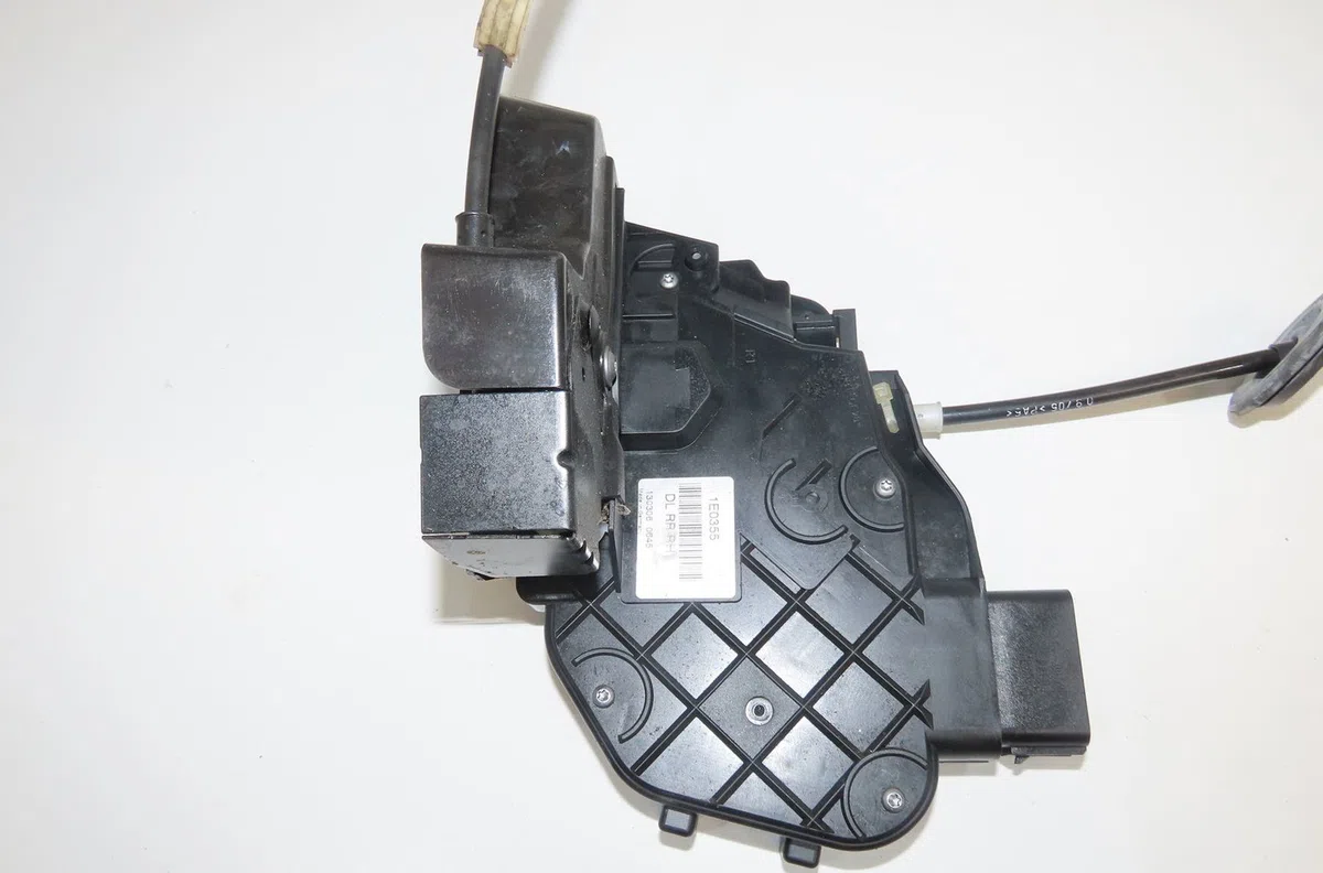 Serrure porte ard Land rover RANGE ROVER SPORT I (L320) 2.7 d 4x4 (2005-2013) occasion