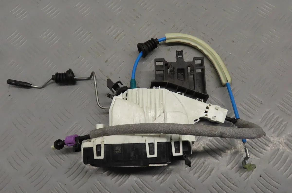 Serrure porte ard Mercedes-benz CLASSE A (W176) A 250 4-matic (176.051) (2015-2018) occasion