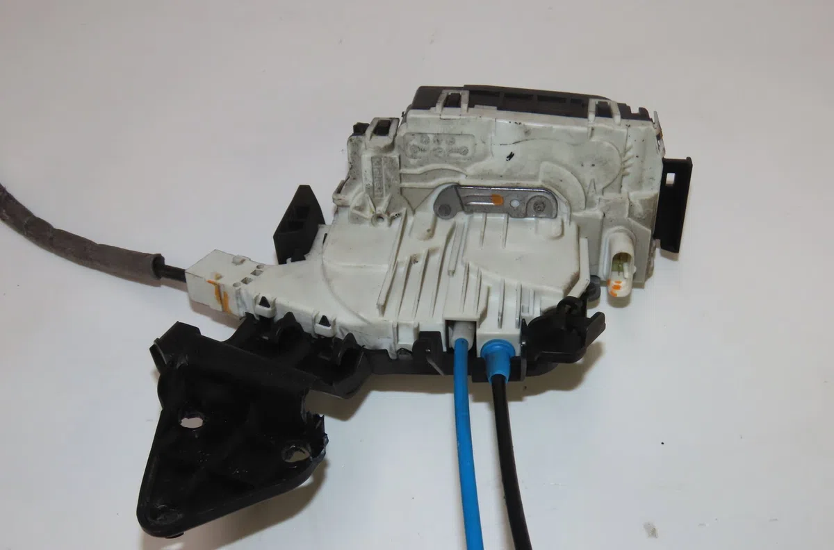 Serrure porte ard Mercedes-benz CLASSE C (W204) C 180 cdi (204.000) (2010-2014) occasion