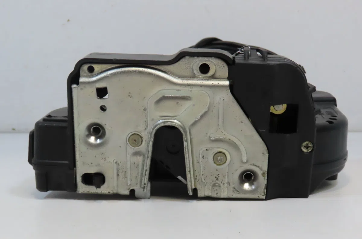 Serrure porte ard Mercedes-benz CLASSE E T-Model (S211) E 270 t cdi (211.216) (2003-2009) occasion