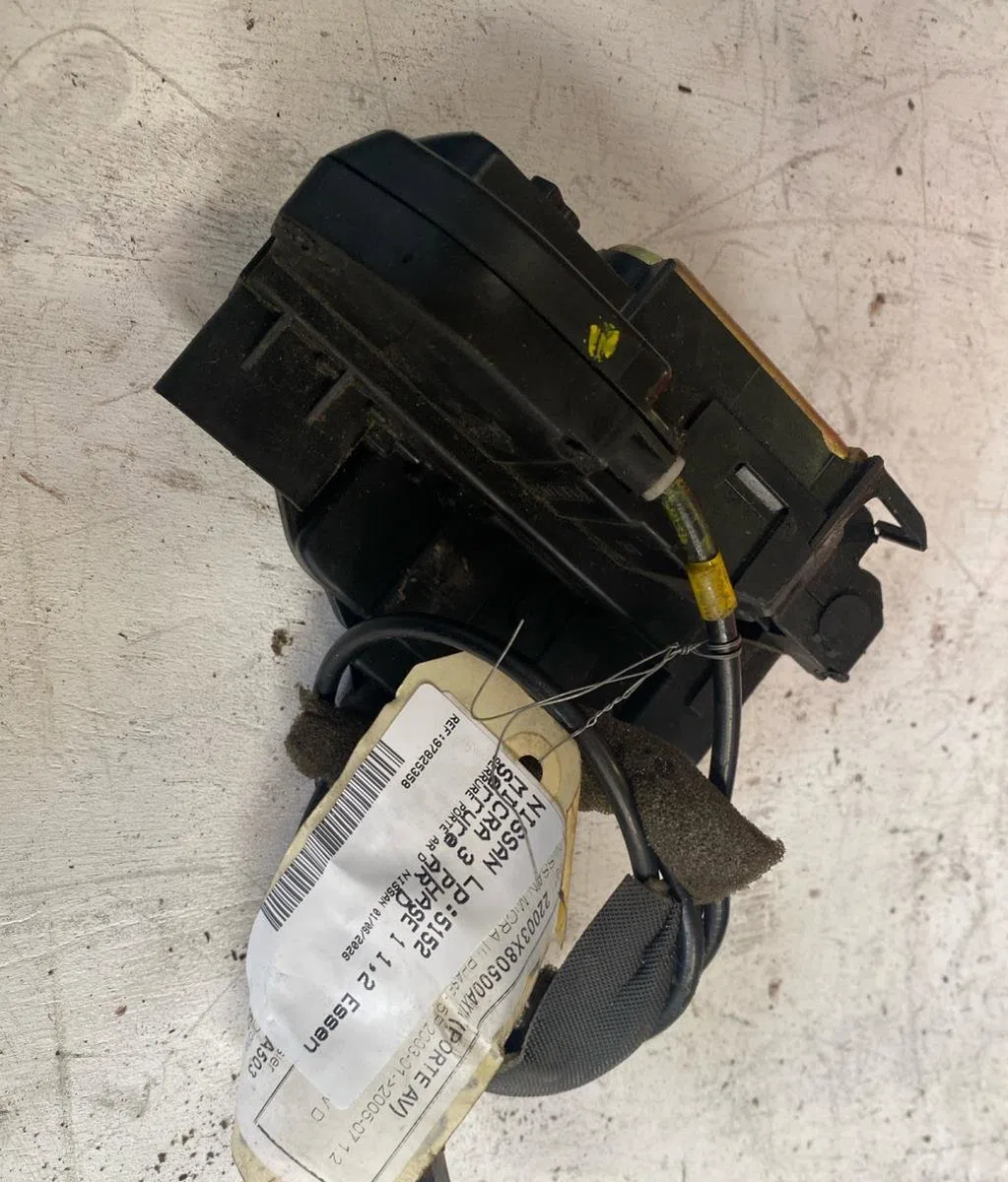 Serrure porte ard Nissan MICRA III (K12) 1.2 16v (2003-2010) occasion