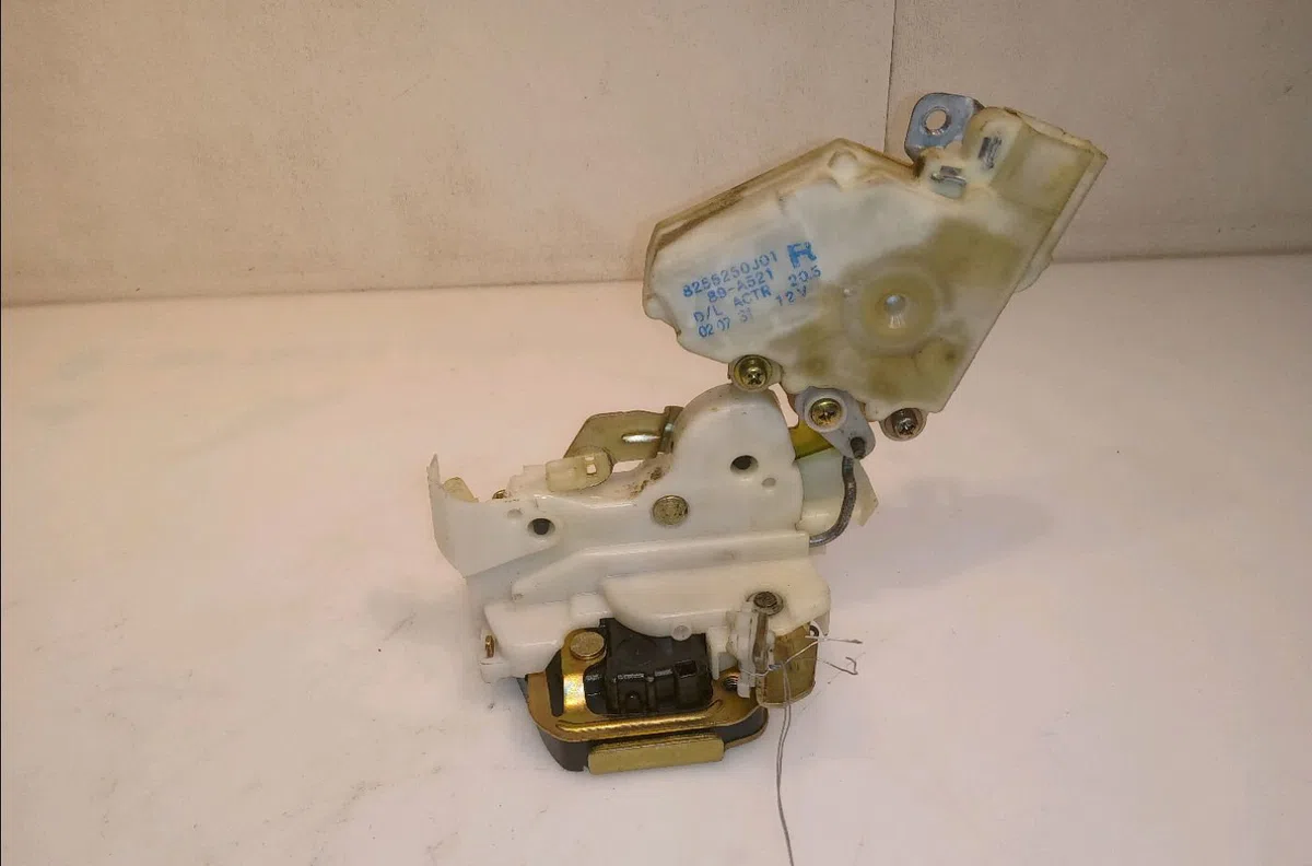 Serrure porte ard Nissan TERRANO II (R20) 3.0 di 4wd (2002-2007) occasion