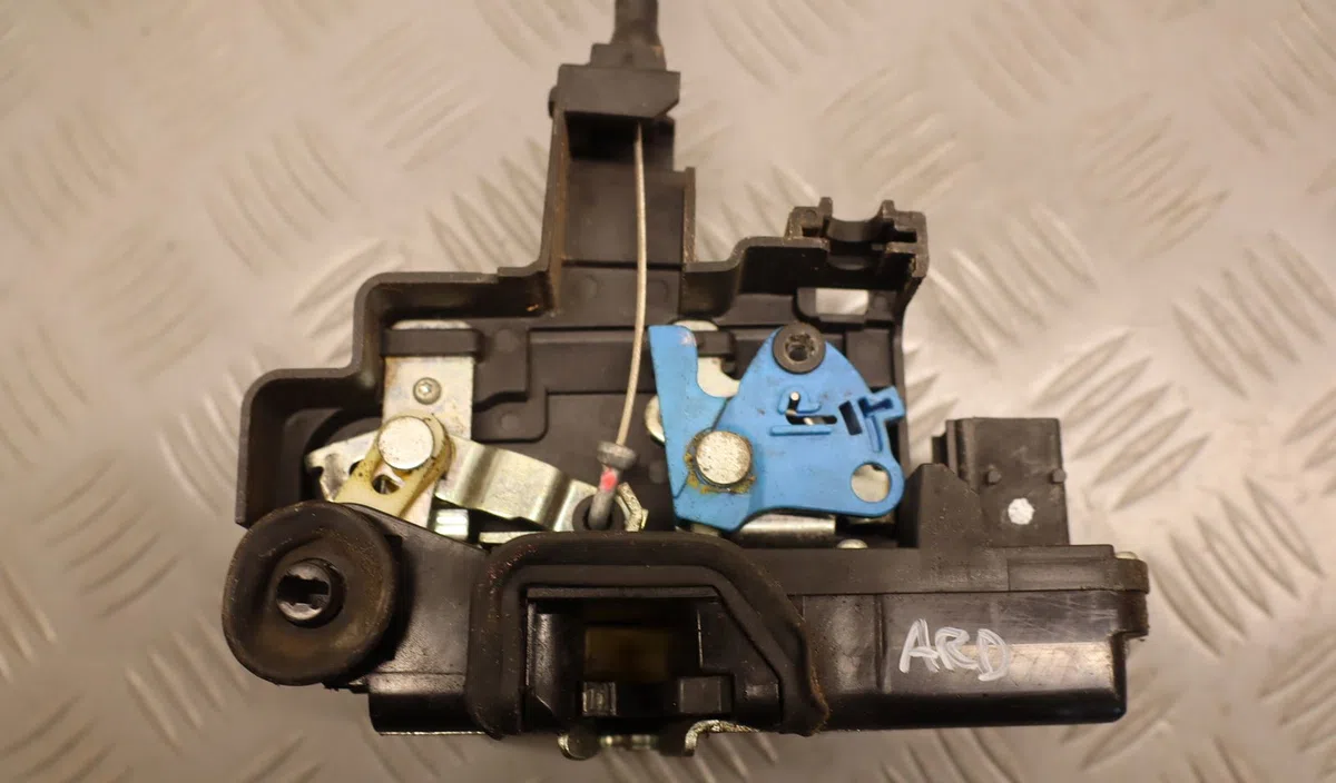 Serrure porte ard Opel ANTARA A (L07) 2.0 cdti 4x4 (2006-2011) occasion