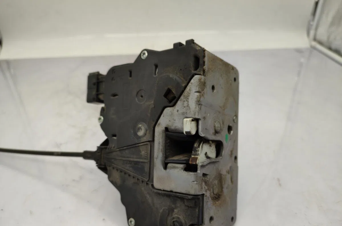 Serrure porte ard OPEL CORSA D PHASE 2 occasion