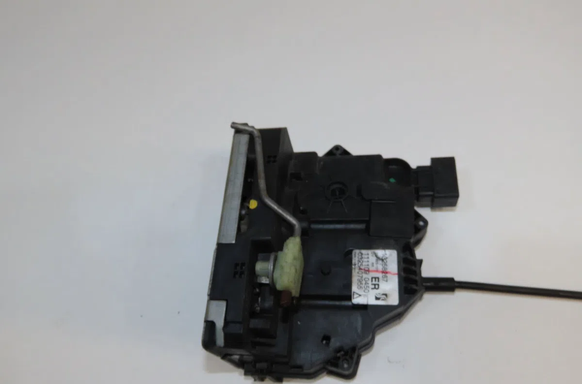 Serrure porte ard Opel CORSA D (S07) 1.3 cdti (l08, l68) (2006-2014) 5 portes occasion