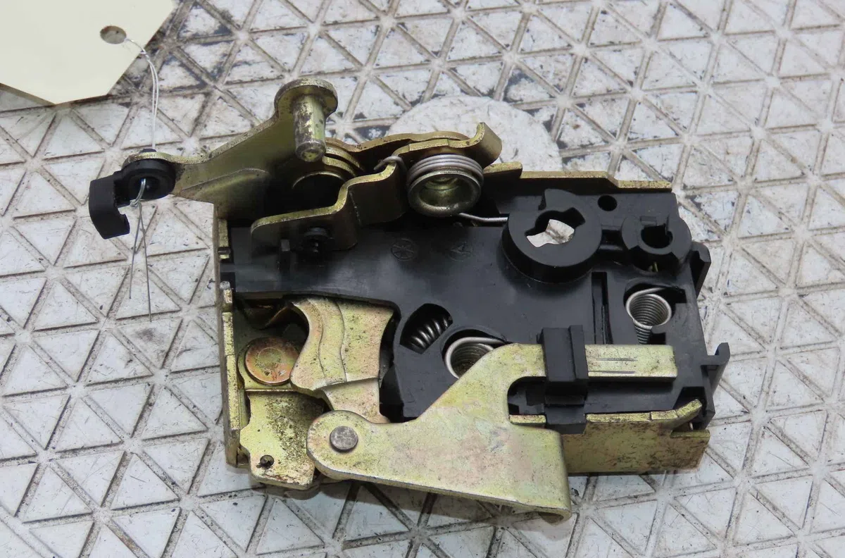 Serrure porte ard PEUGEOT 106 occasion