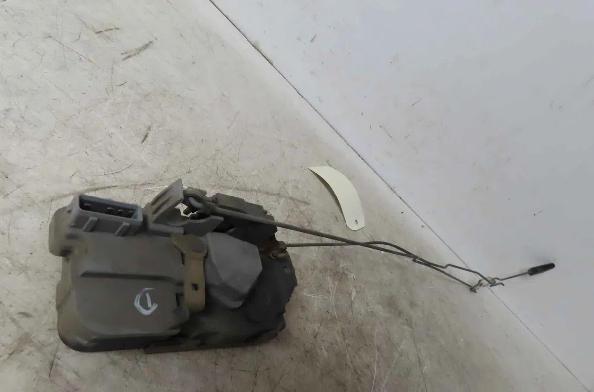 Serrure porte ard PEUGEOT 206 occasion