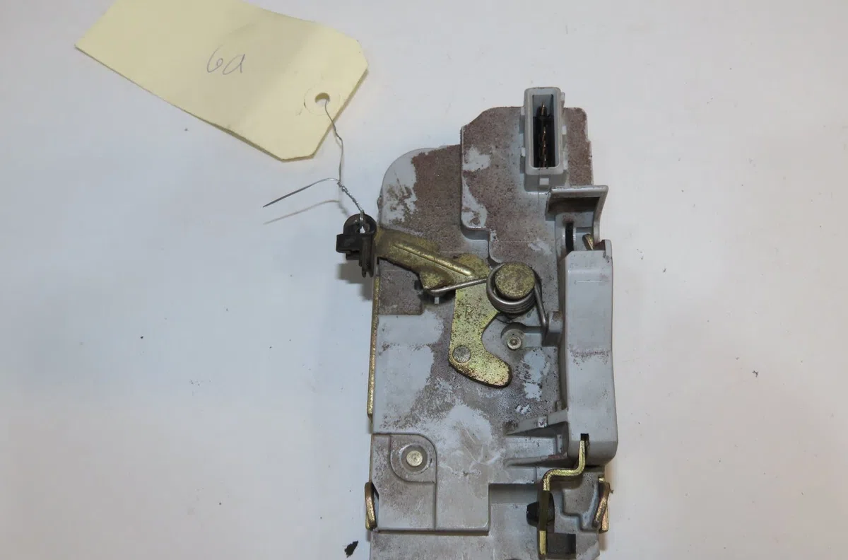 Serrure porte ard Peugeot 206 SW (2E-K) 1.4 (2002-2007) occasion